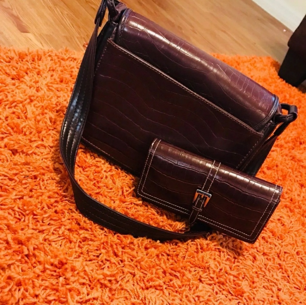 Burgundy leather bag and purse set